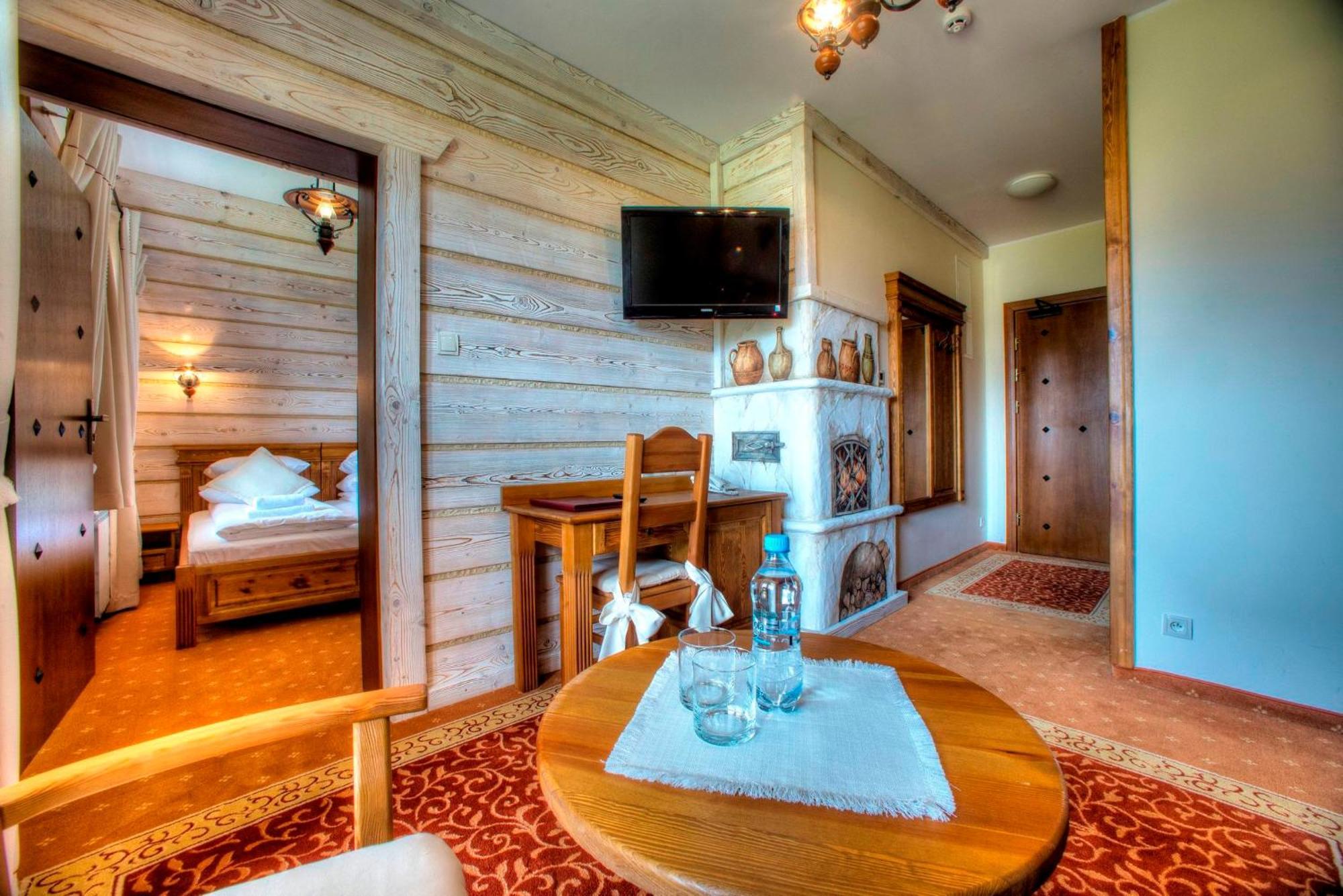 Hotel Carpatia Bieszczadzki Gosciniec Ветлина Екстер'єр фото